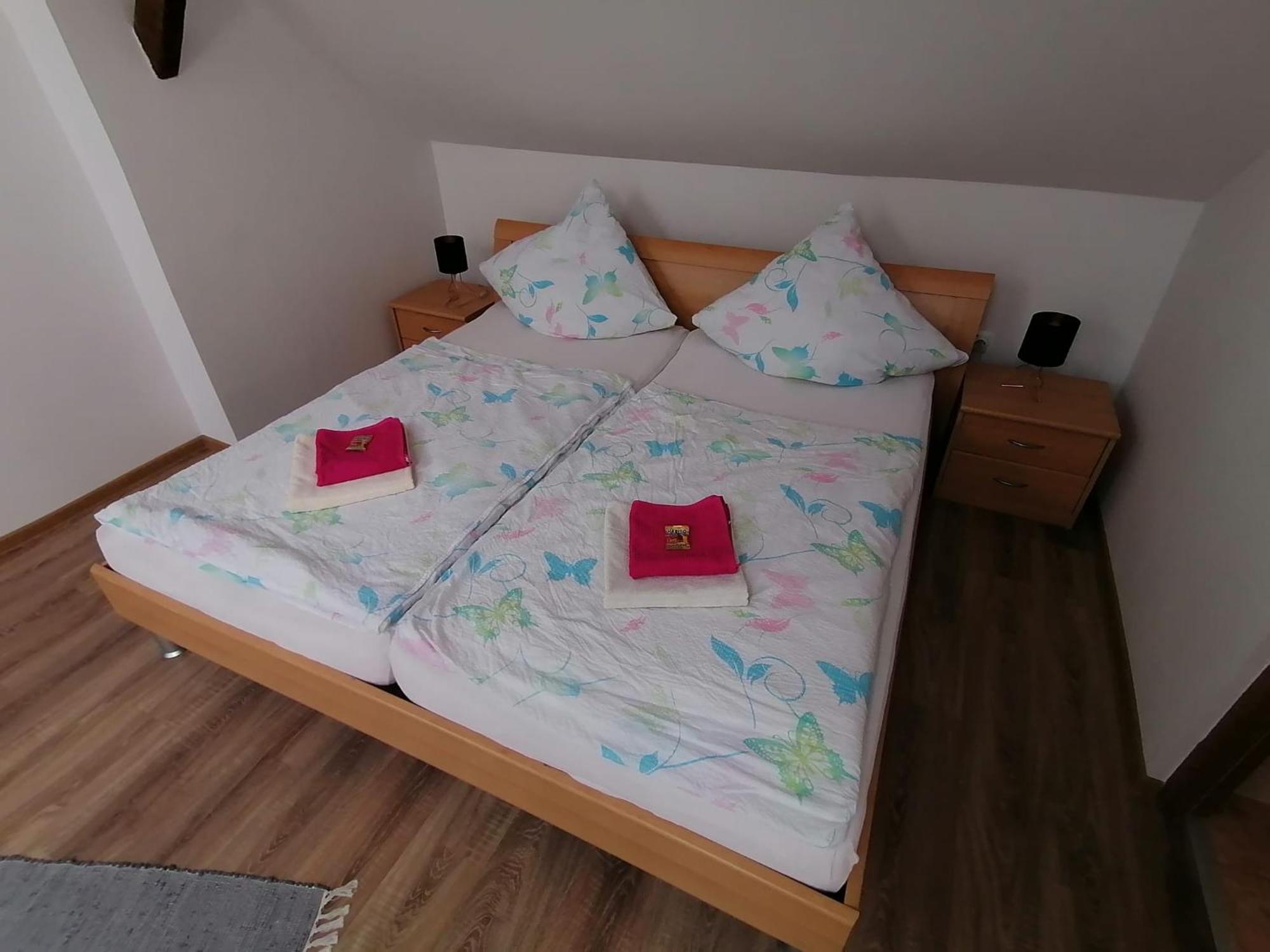 Hotel Casa Bunicii à Sasca Montană Extérieur photo